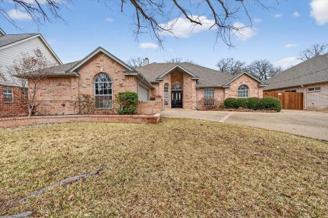 3211 Summergrove Drive Arlington TX 76001