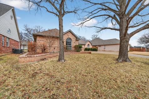 3211 Summergrove Drive Arlington TX 76001