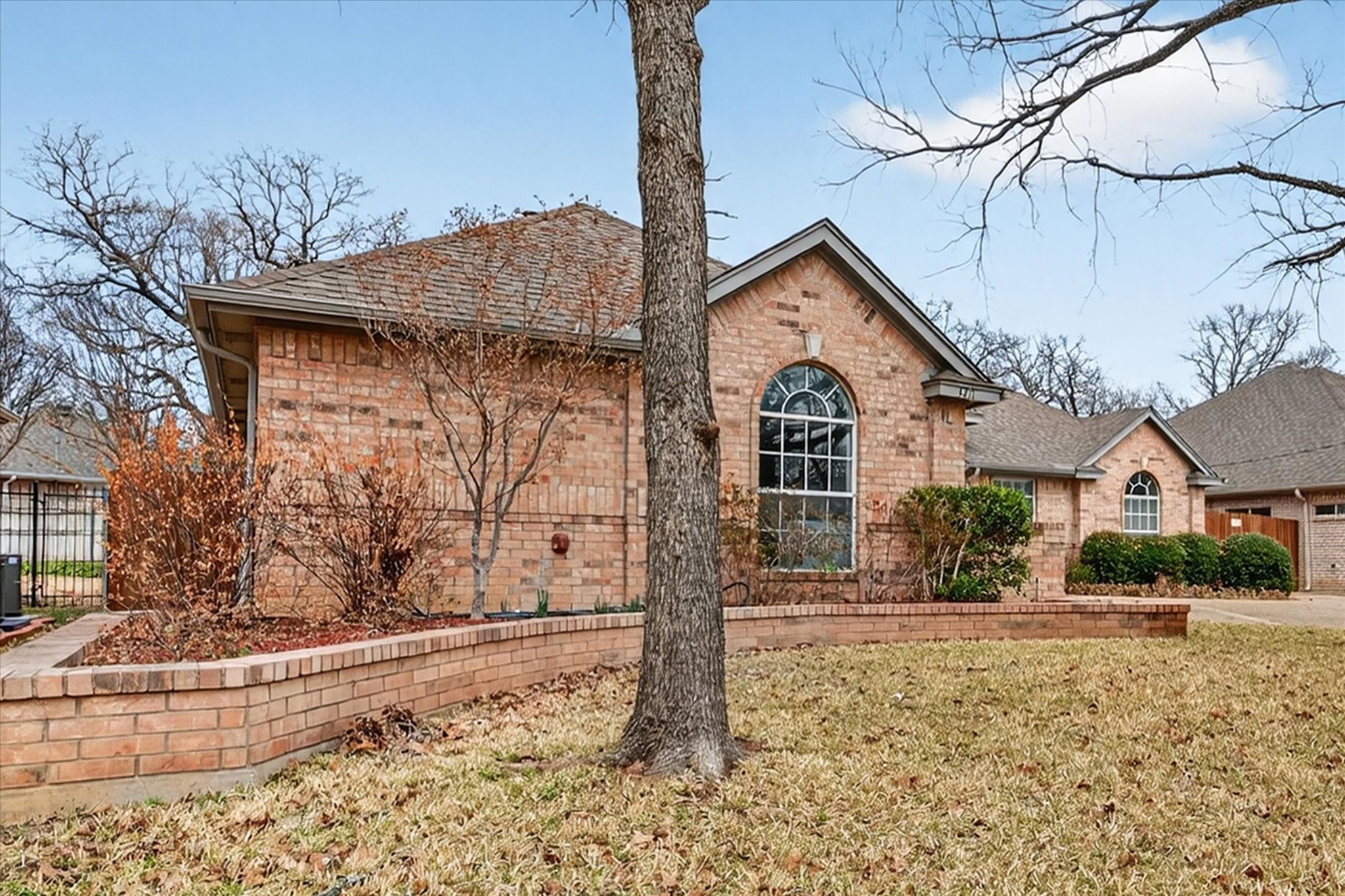 3211 Summergrove Drive Arlington TX 76001
