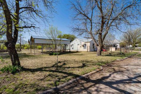 814 Texas Street Stamford TX 79553