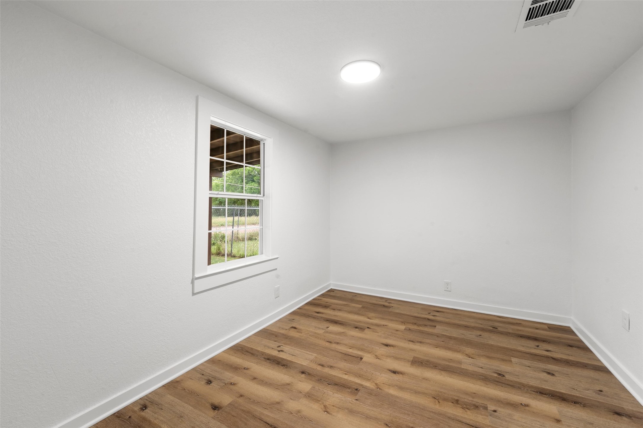 407 Johnson Street Mcgregor TX 76657