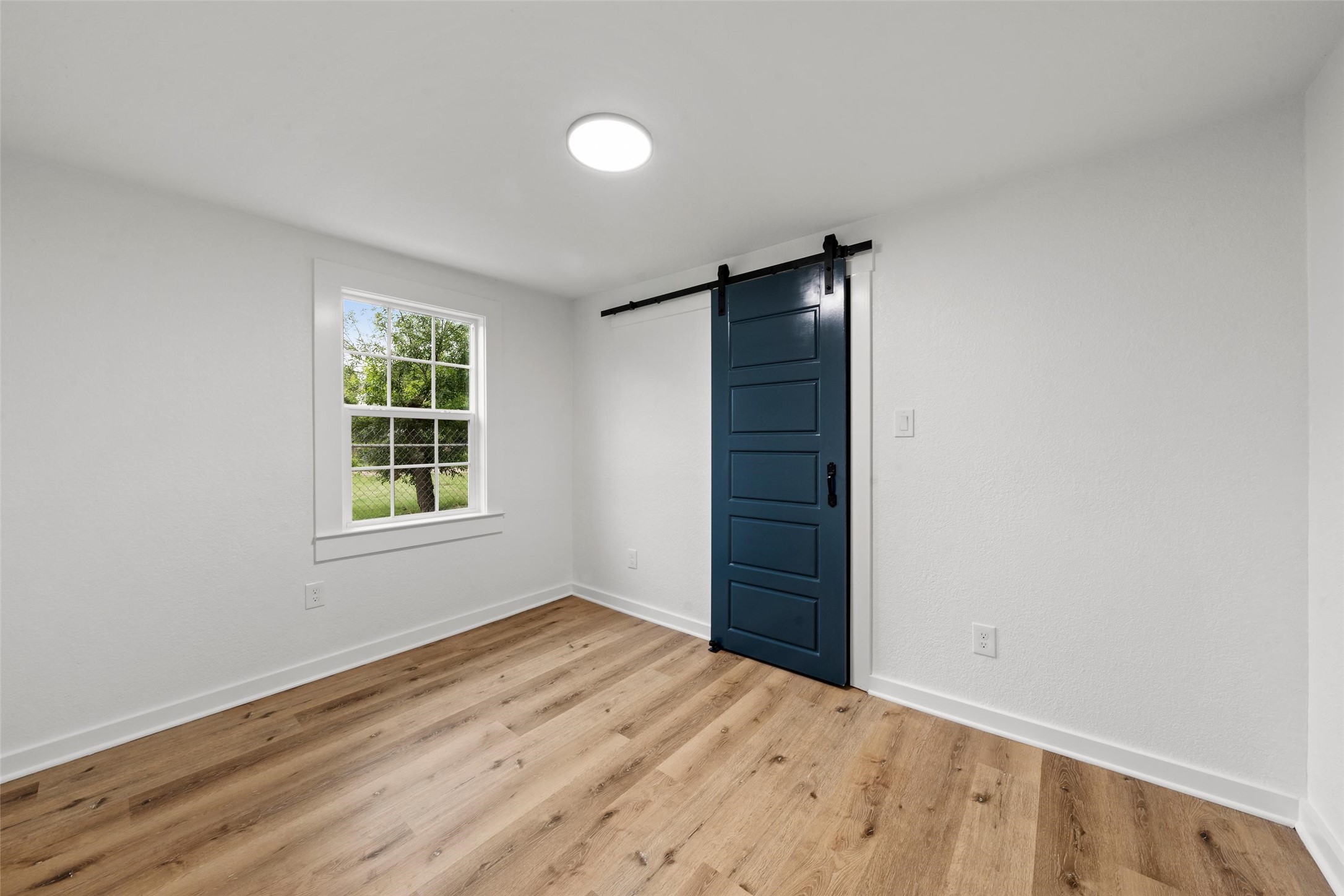 407 Johnson Street Mcgregor TX 76657