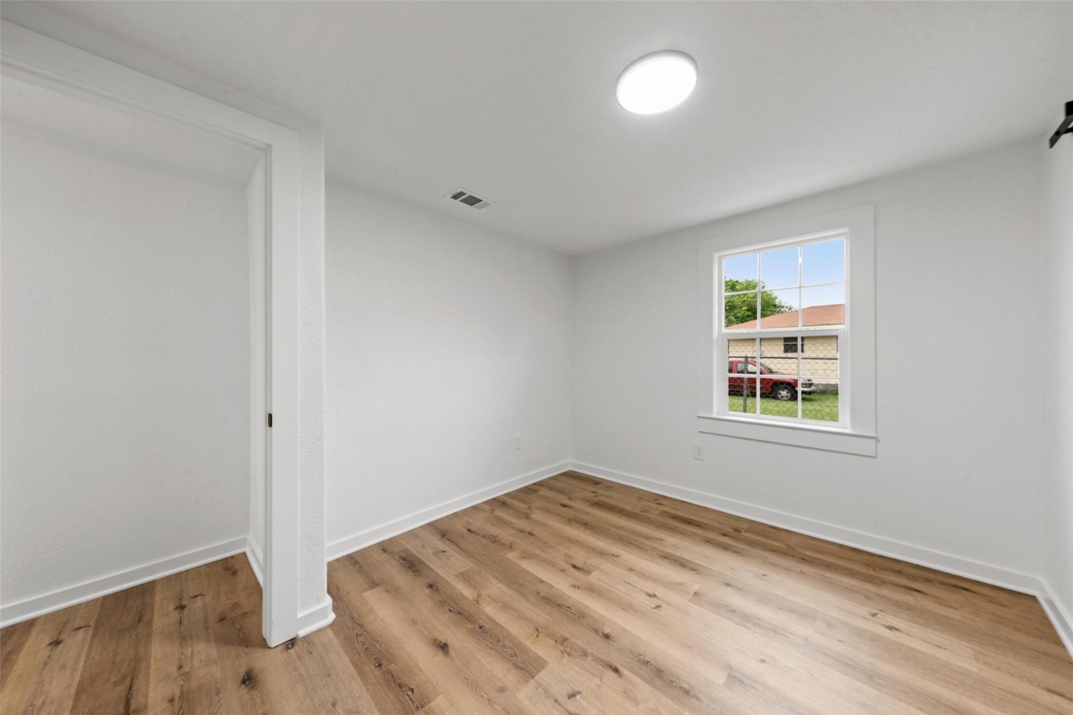 407 Johnson Street Mcgregor TX 76657