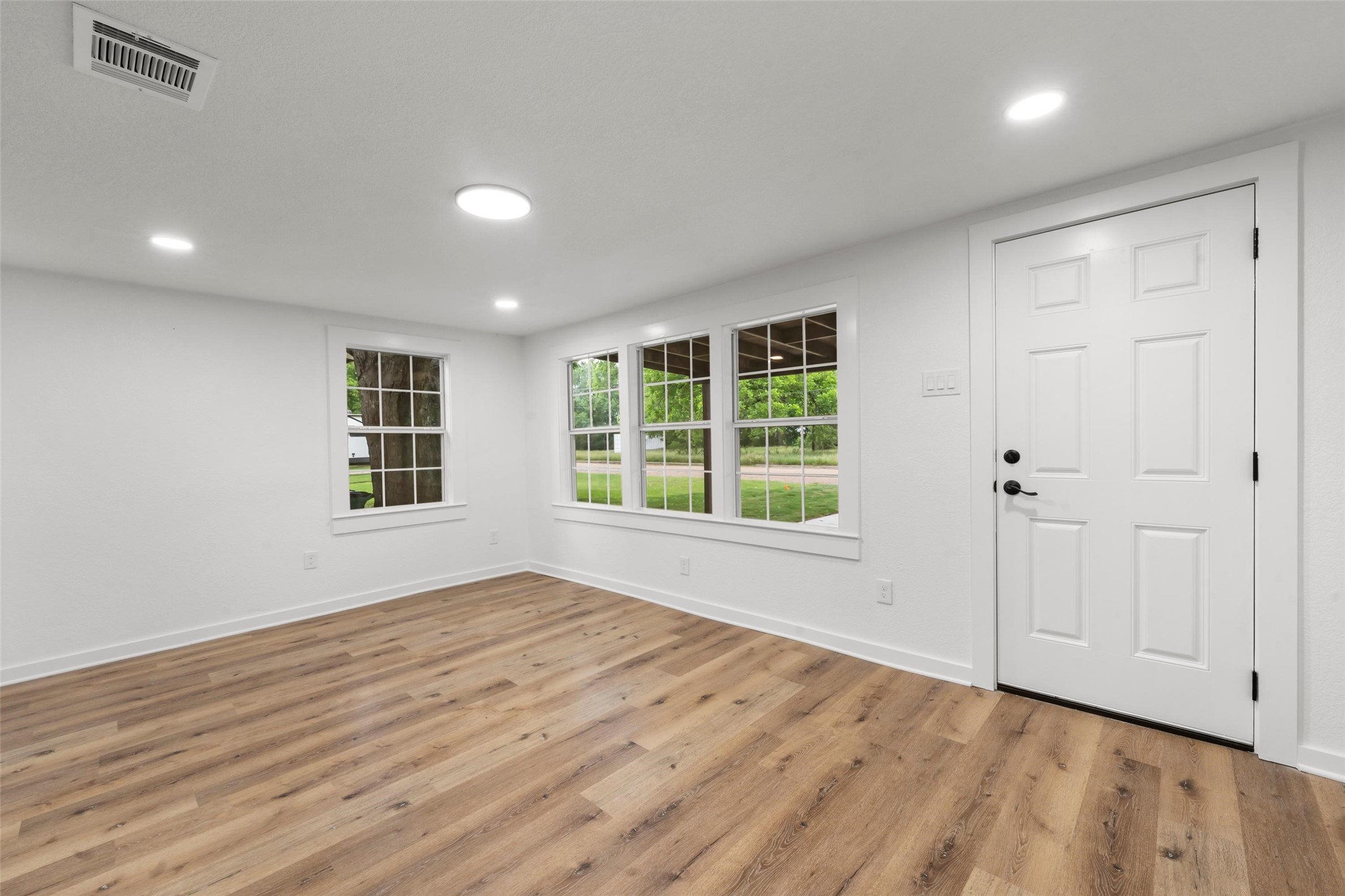 407 Johnson Street Mcgregor TX 76657