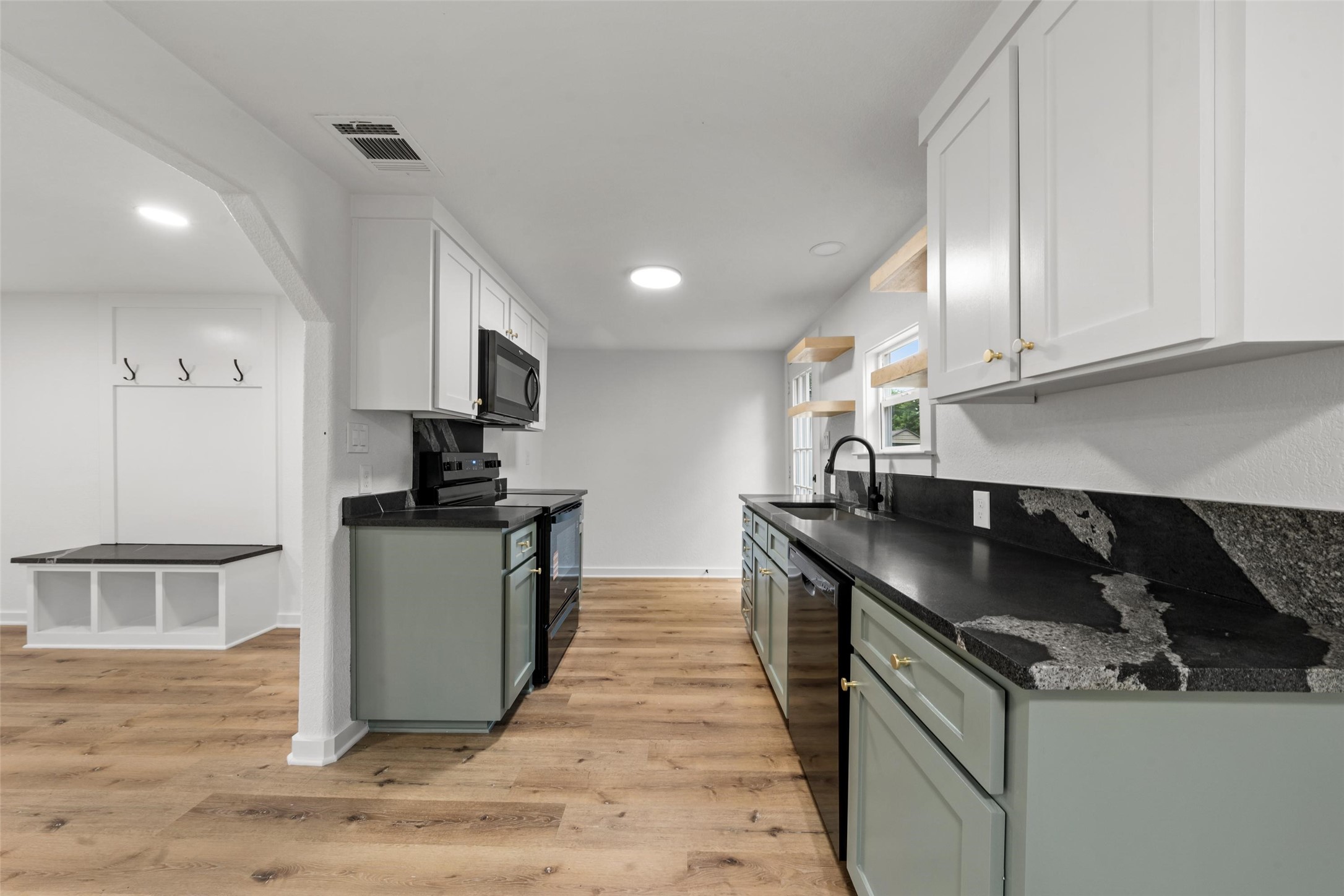 407 Johnson Street Mcgregor TX 76657