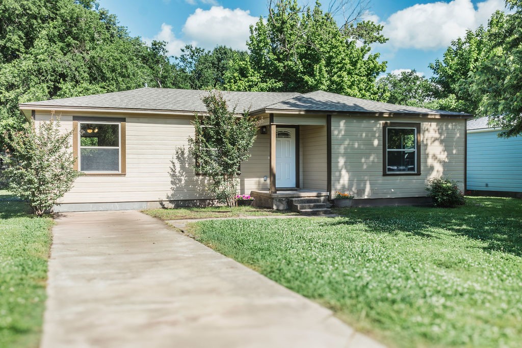 1404 Pecan Street Bonham TX 75418