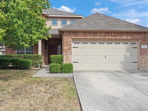1122 Red Robin Drive Aubrey TX 76227