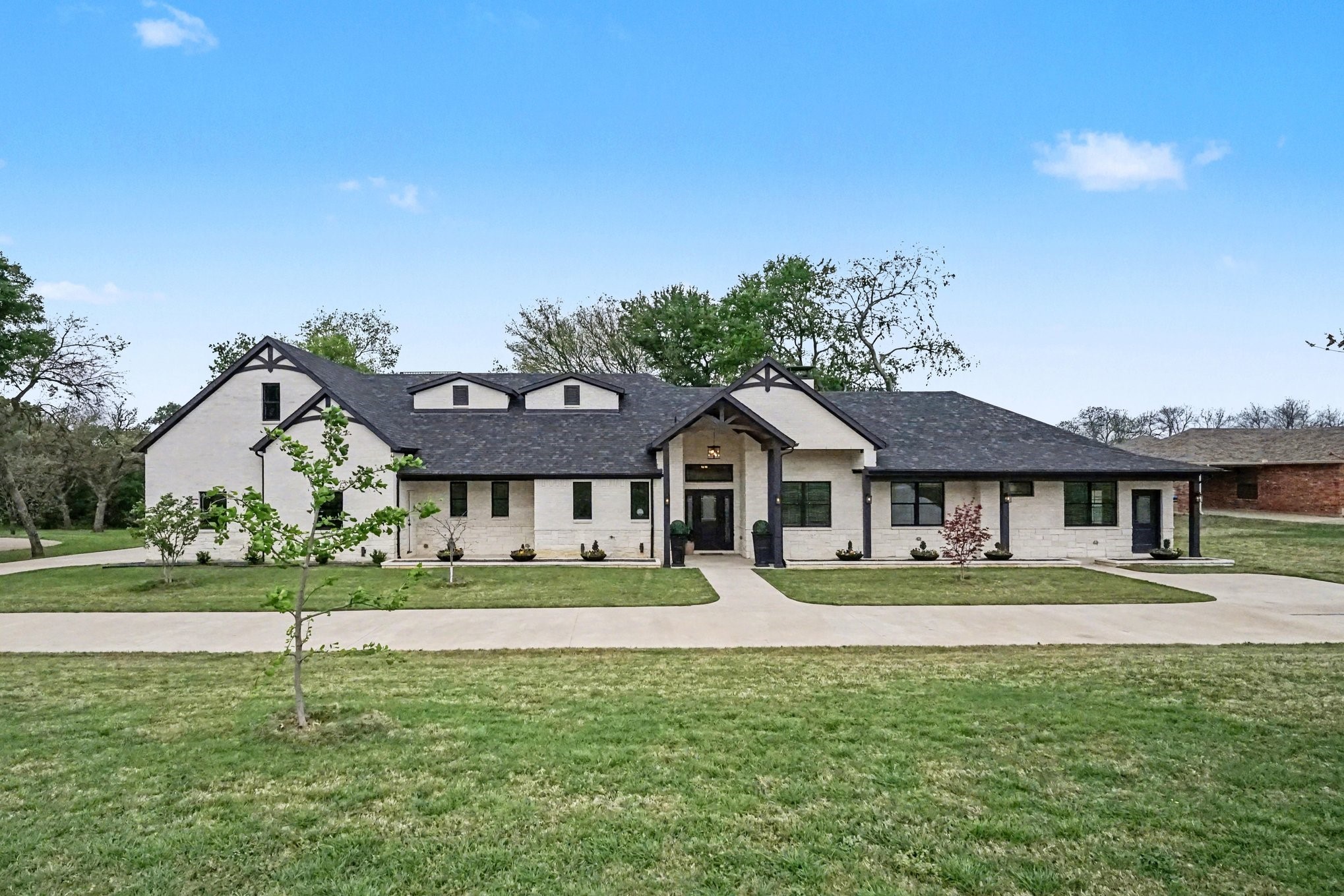 1421 Red Oak Circle Farmersville TX 75442