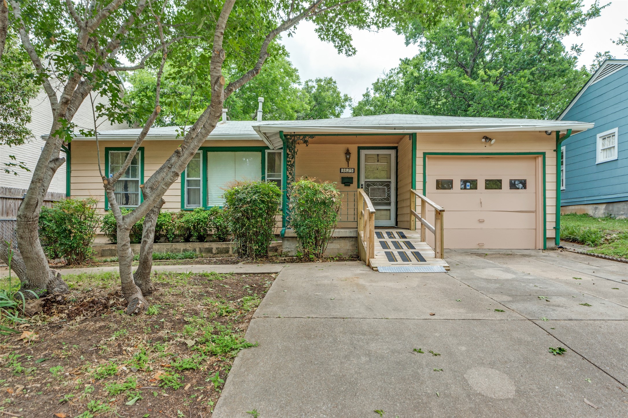 3825 Byers Avenue Fort Worth TX 76107