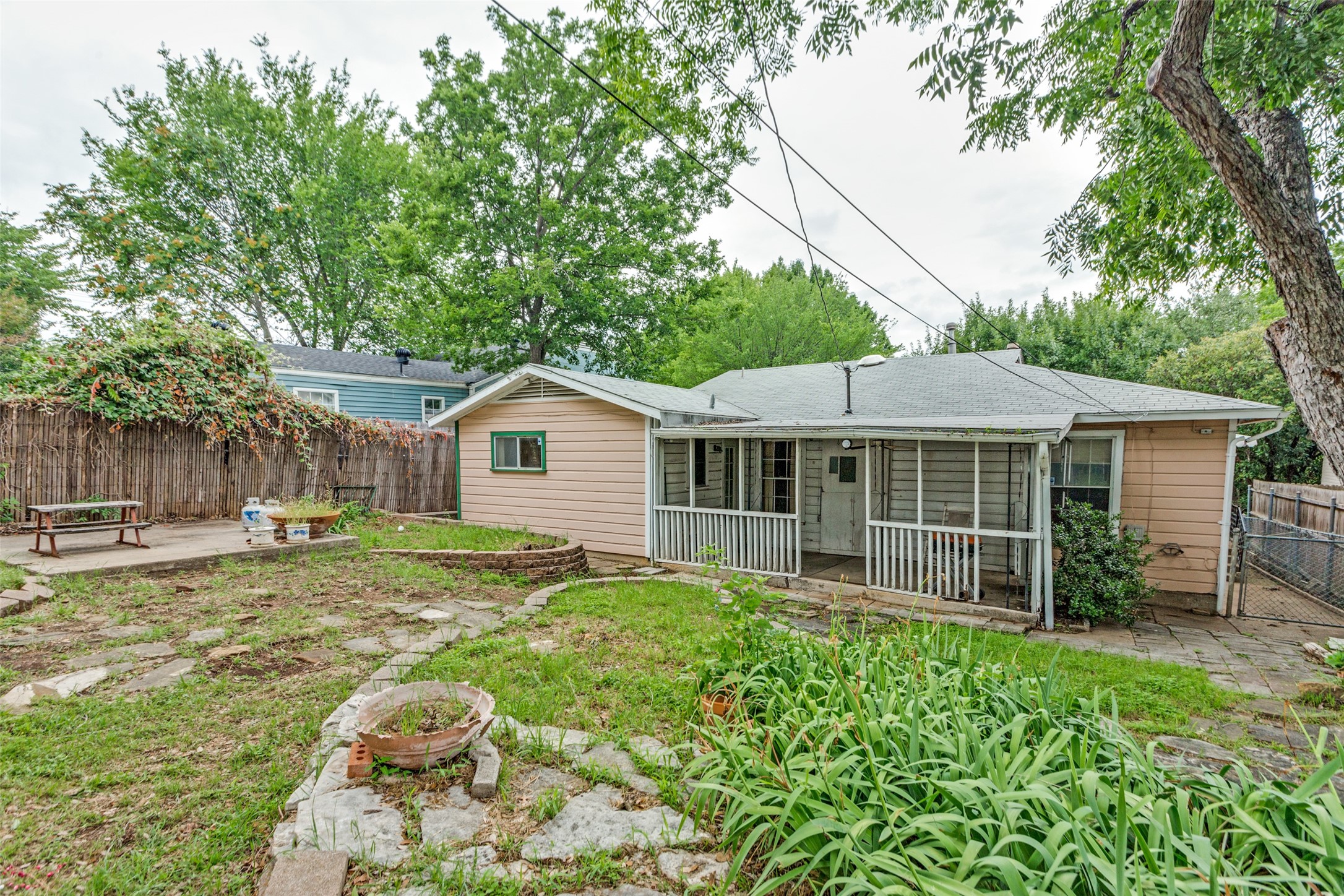 3825 Byers Avenue Fort Worth TX 76107