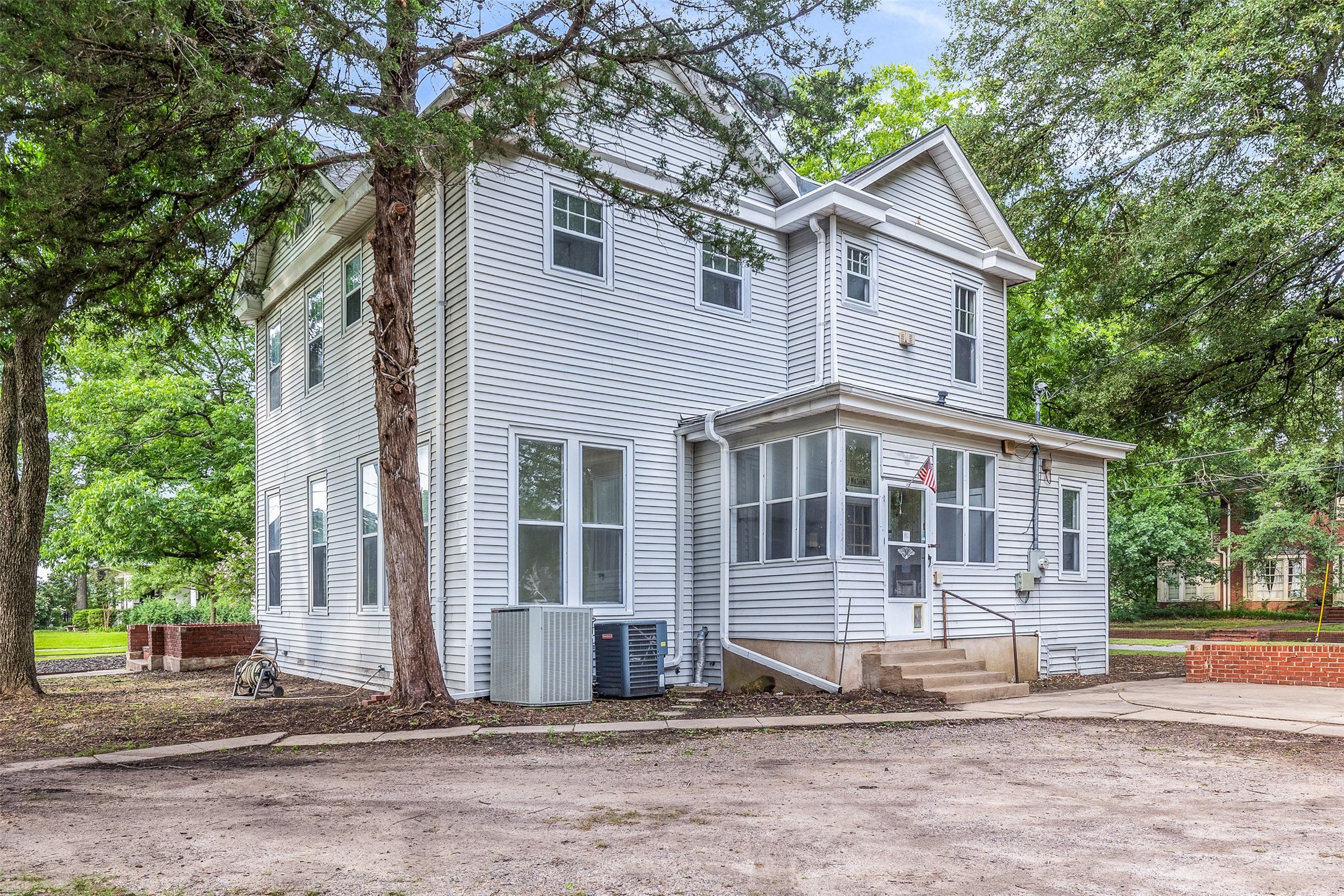 721 W Washington Street Sherman TX 75092