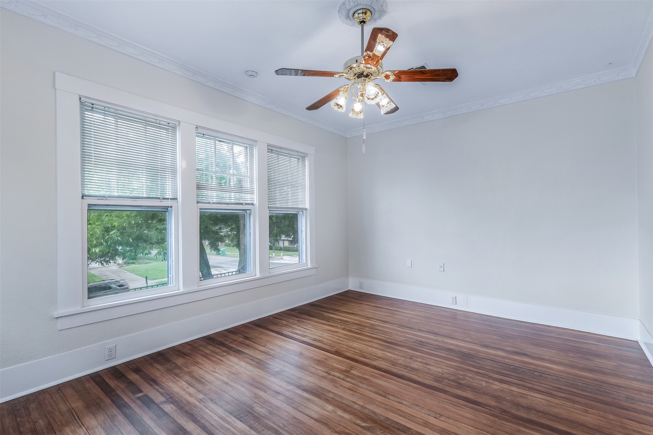 721 W Washington Street Sherman TX 75092