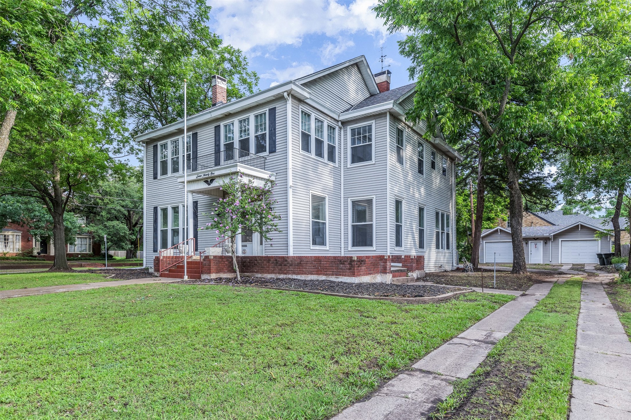 721 W Washington Street Sherman TX 75092