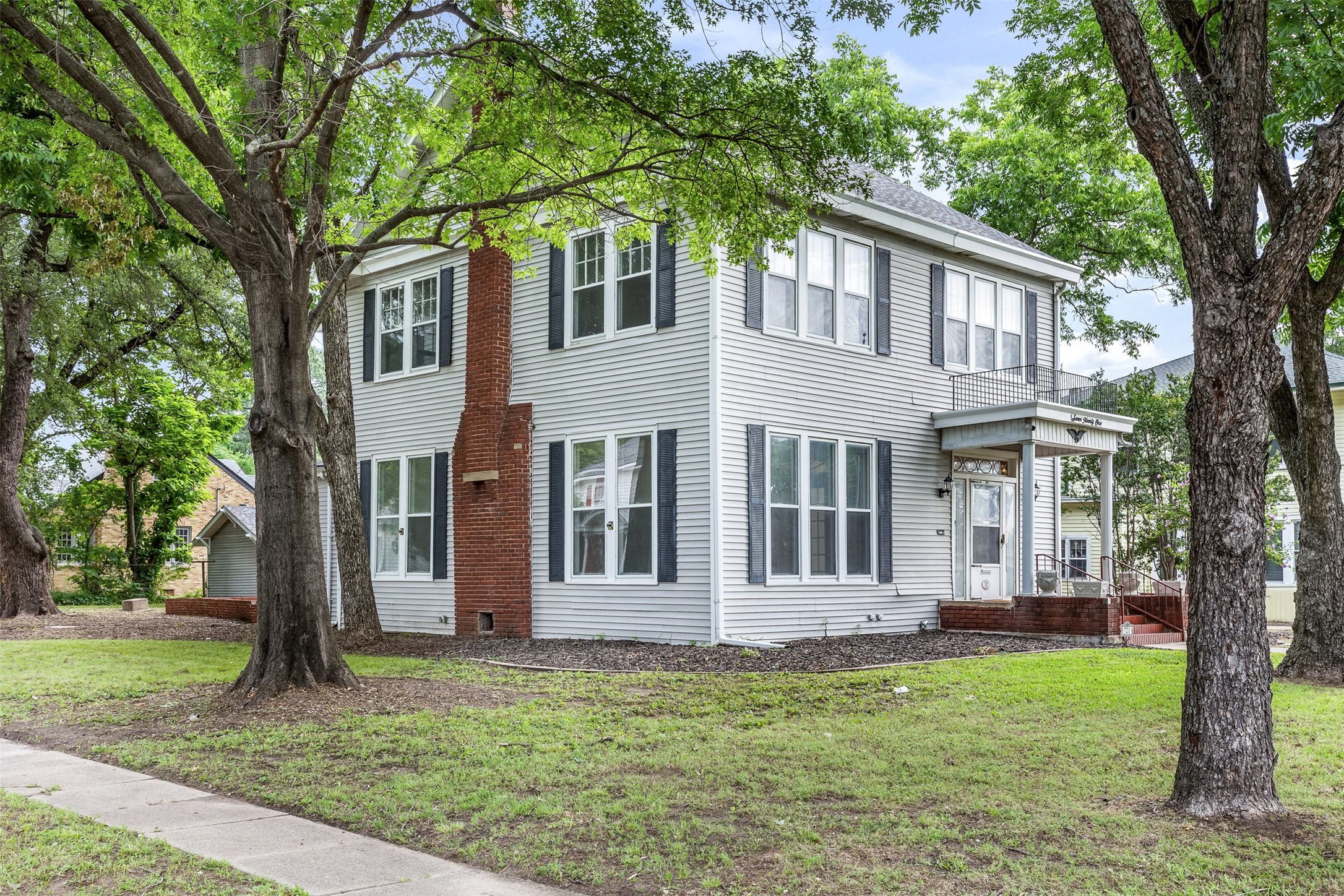 721 W Washington Street Sherman TX 75092