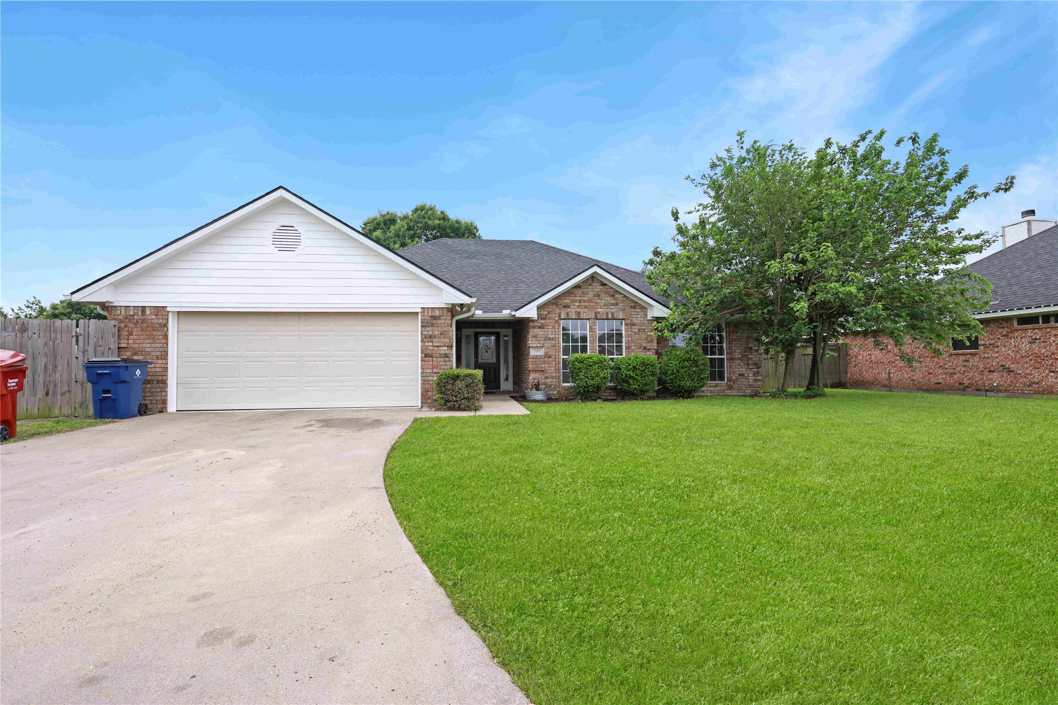 709 Elm Circle Van Alstyne TX 75495