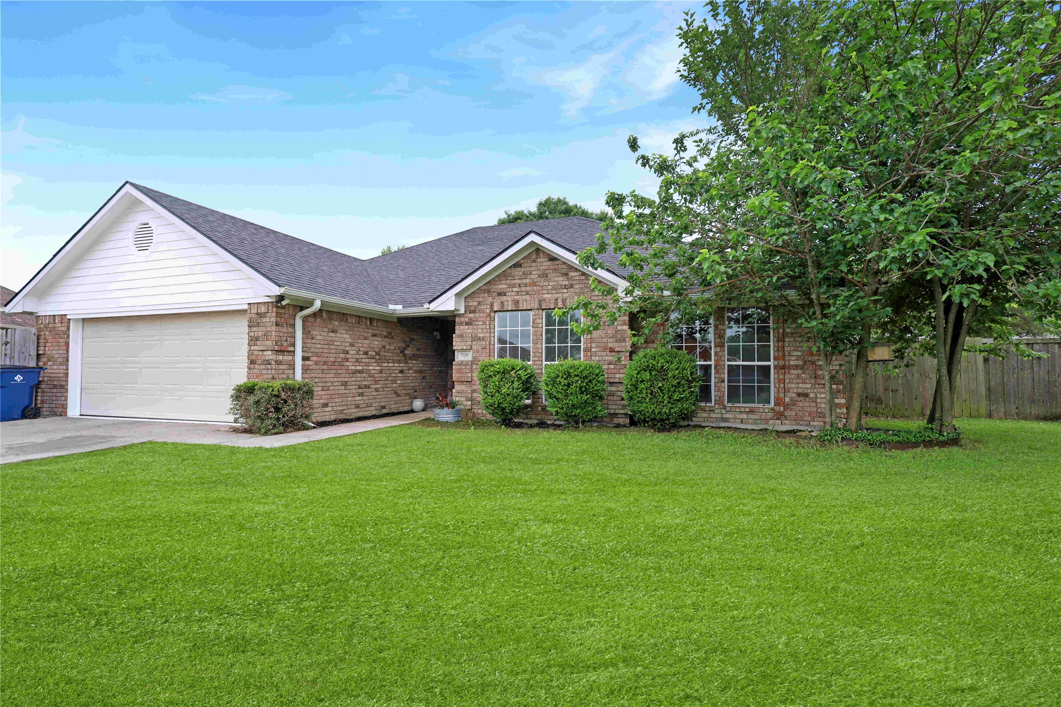 709 Elm Circle Van Alstyne TX 75495