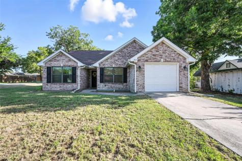 703 Peach Street Sanger TX 76266