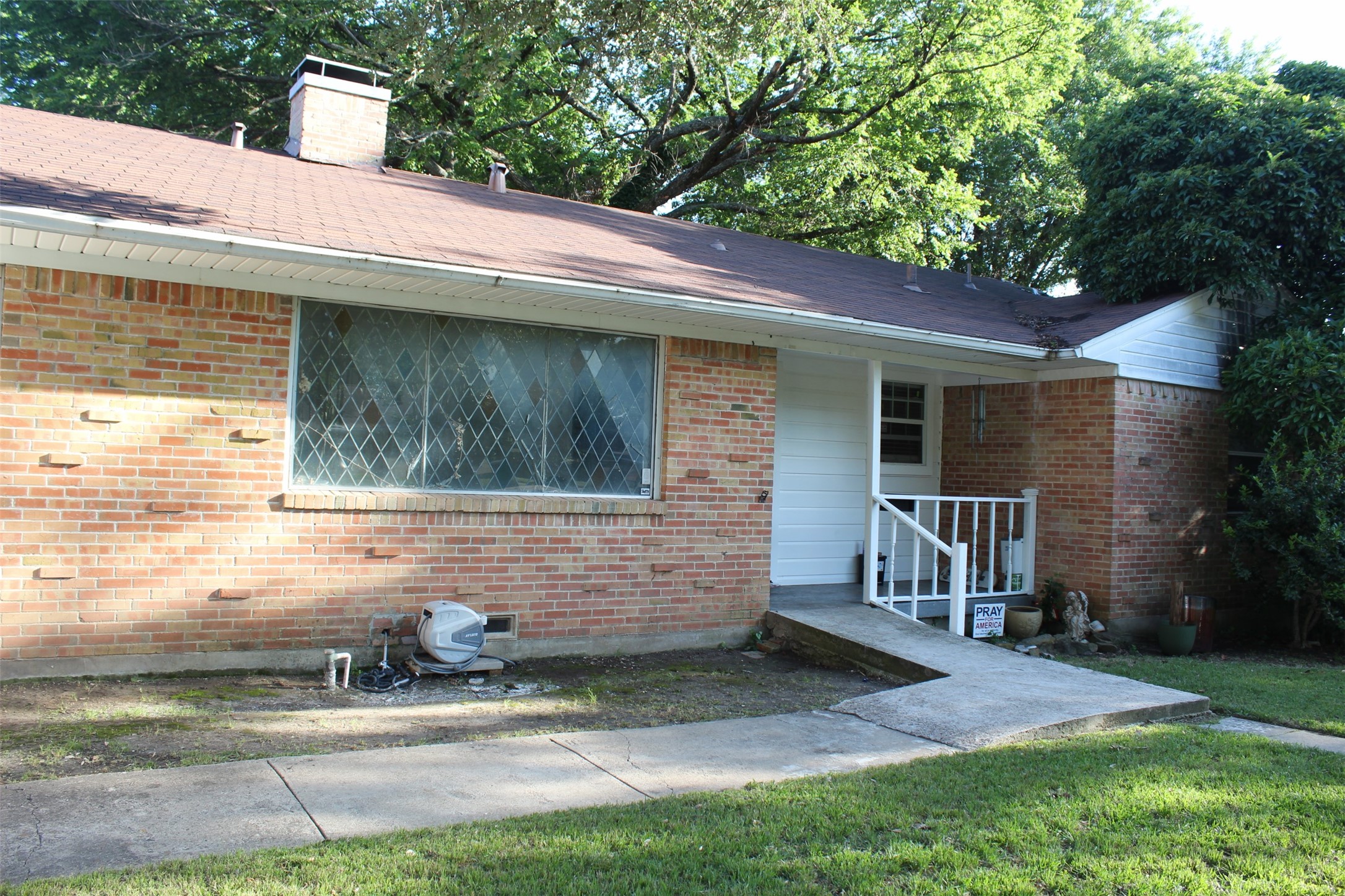 612 Ranier Circle Garland TX 75041