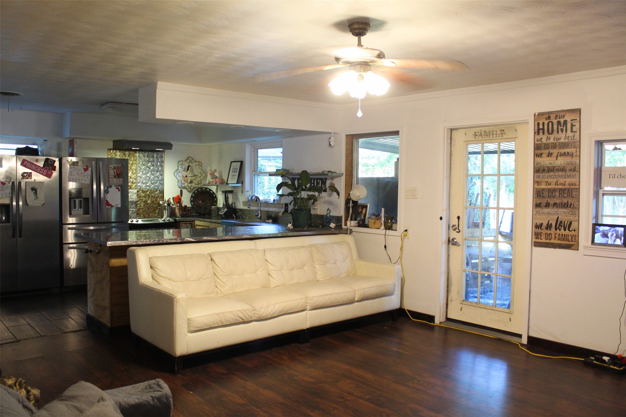 612 Ranier Circle Garland TX 75041