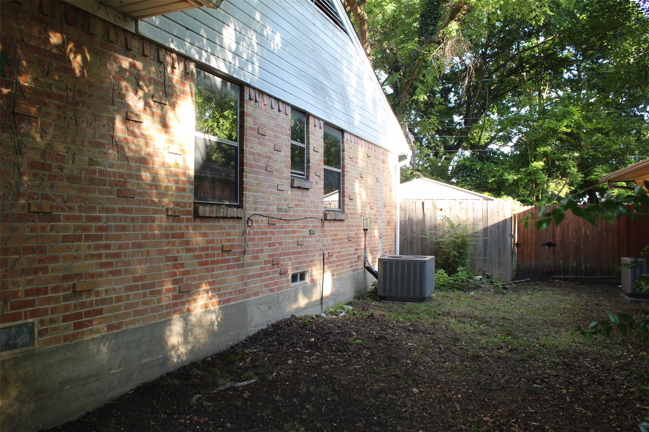 612 Ranier Circle Garland TX 75041