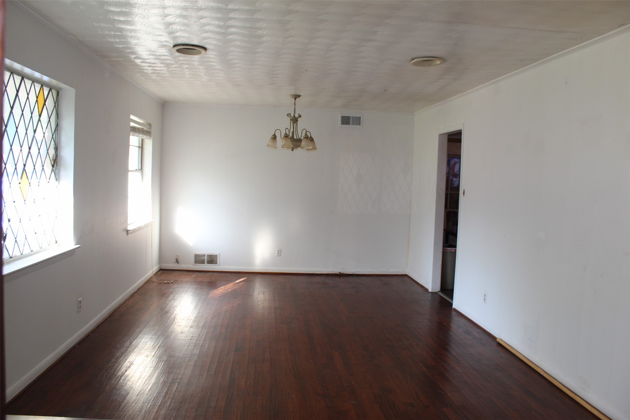 612 Ranier Circle Garland TX 75041