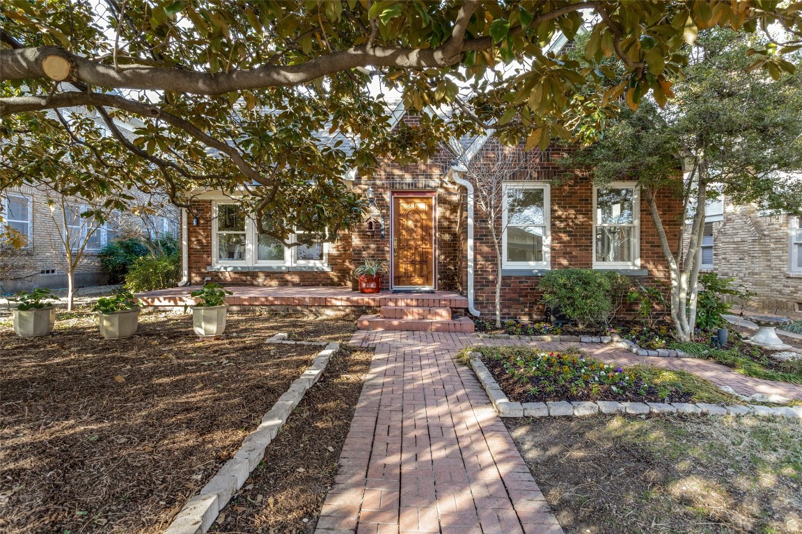 5439 Monticello Avenue Dallas TX 75206