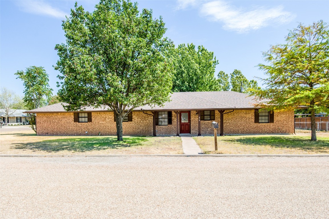 816 Genoa Italy TX 76651