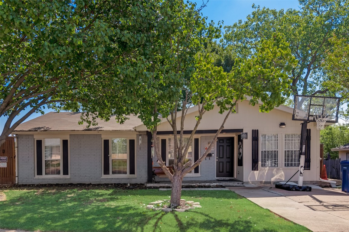 1201 Colony Drive Garland TX 75040