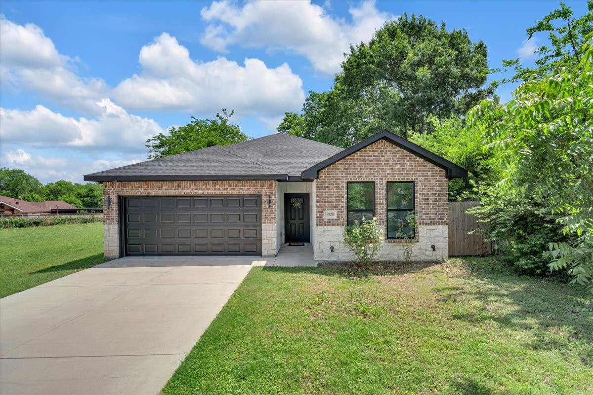 9228 Beckley View Avenue Dallas TX 75232