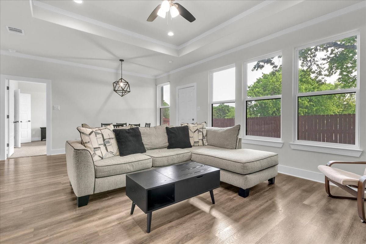 9228 Beckley View Avenue Dallas TX 75232