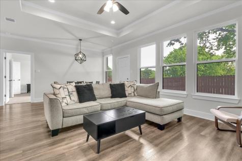 9228 Beckley View Avenue Dallas TX 75232