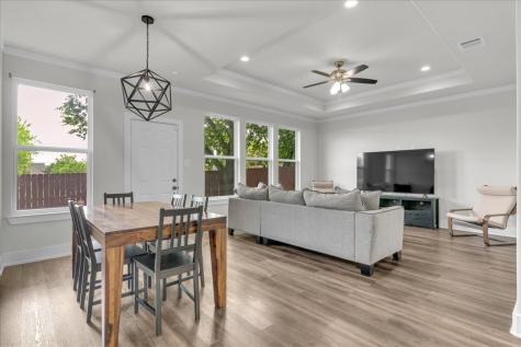 9228 Beckley View Avenue Dallas TX 75232