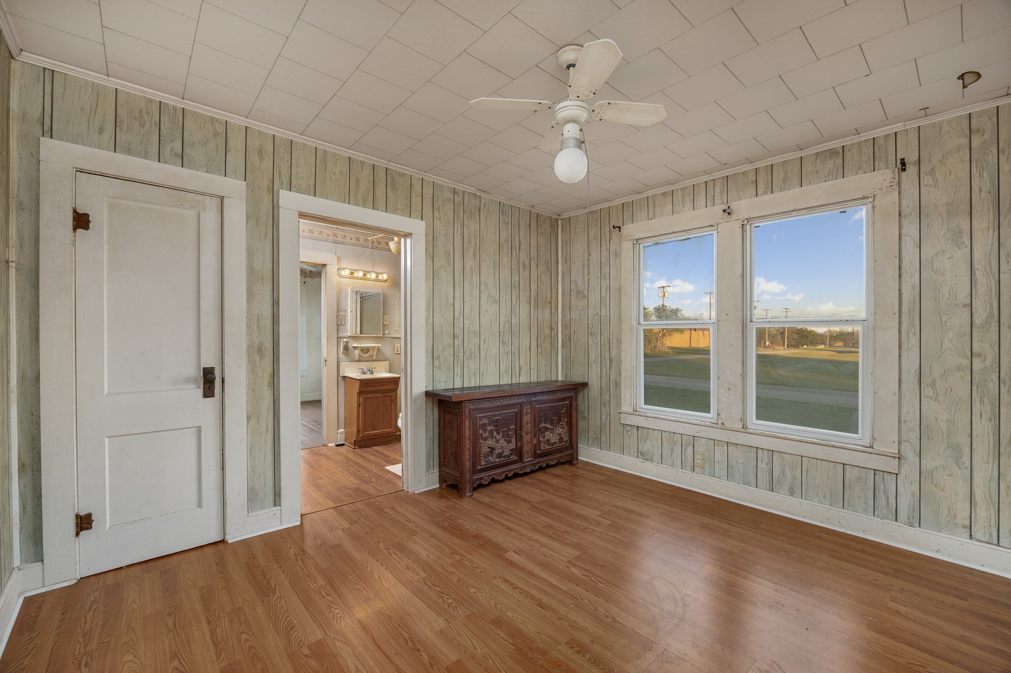 303 Seeley Avenue Mount Calm TX 76673
