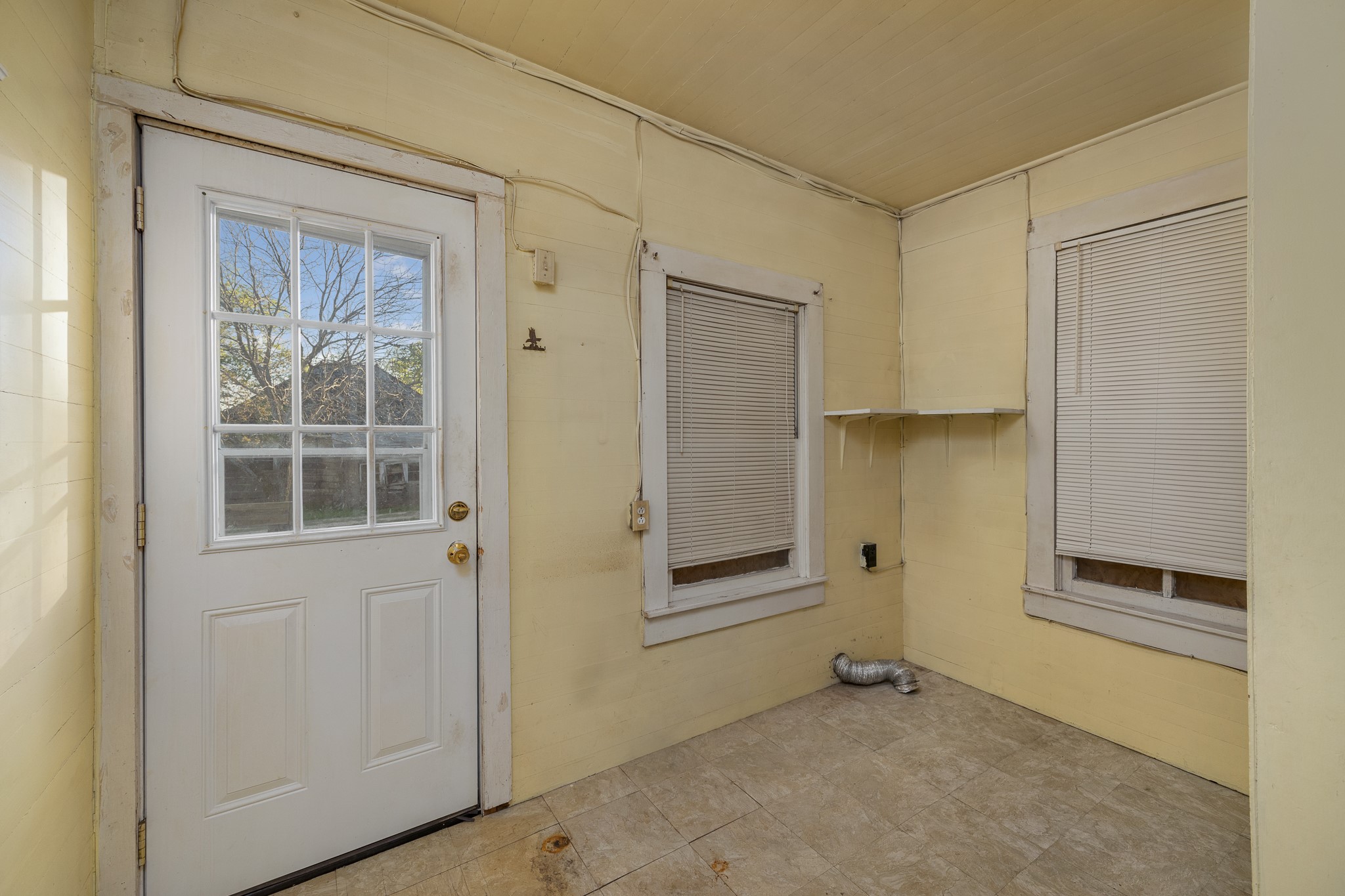 303 Seeley Avenue Mount Calm TX 76673