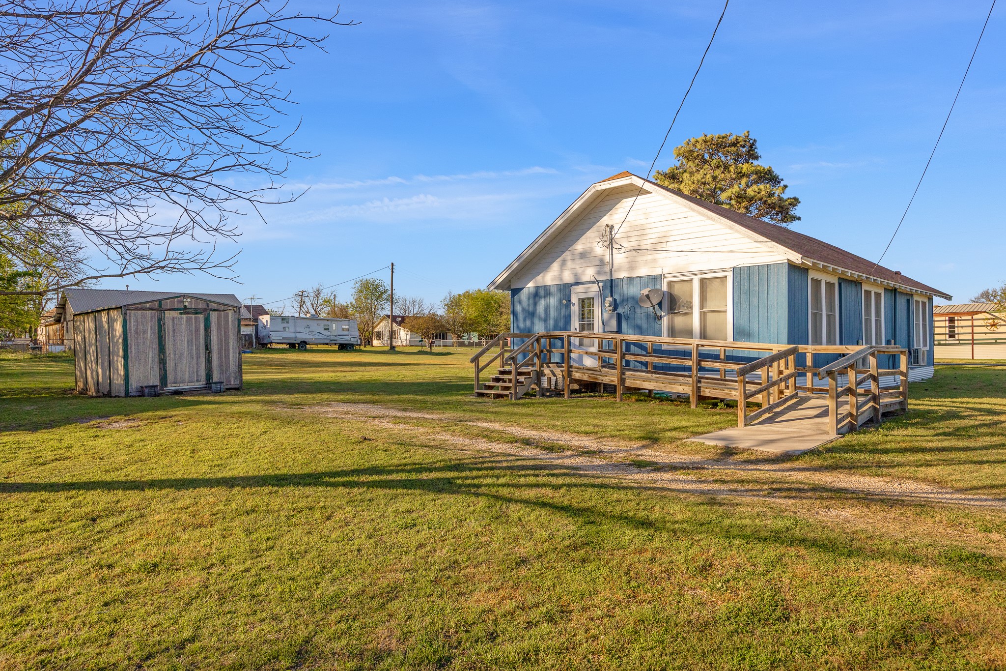 303 Seeley Avenue Mount Calm TX 76673