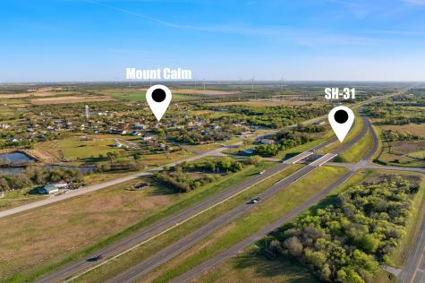 303 Seeley Avenue Mount Calm TX 76673