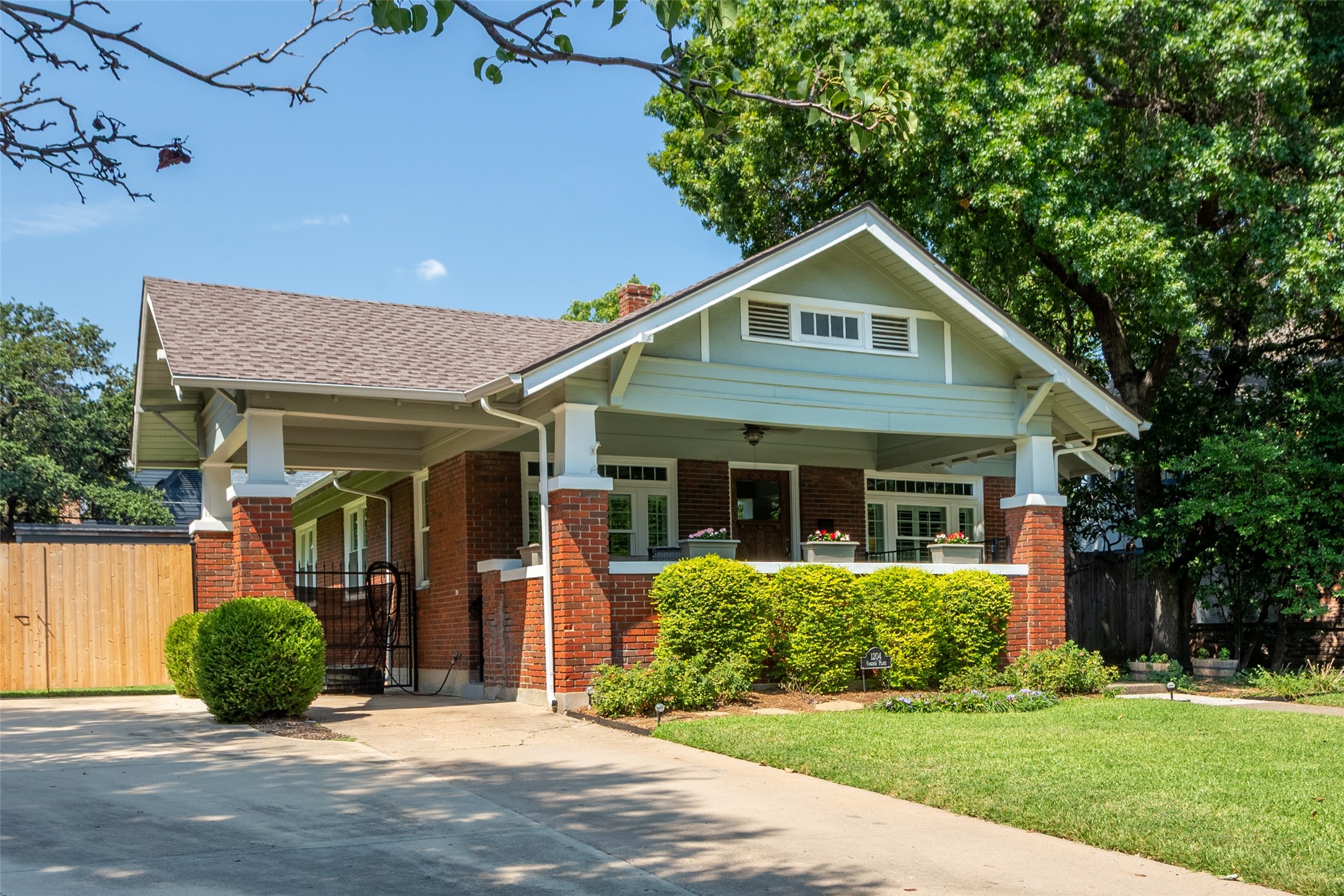1204 Virginia Place Fort Worth TX 76107