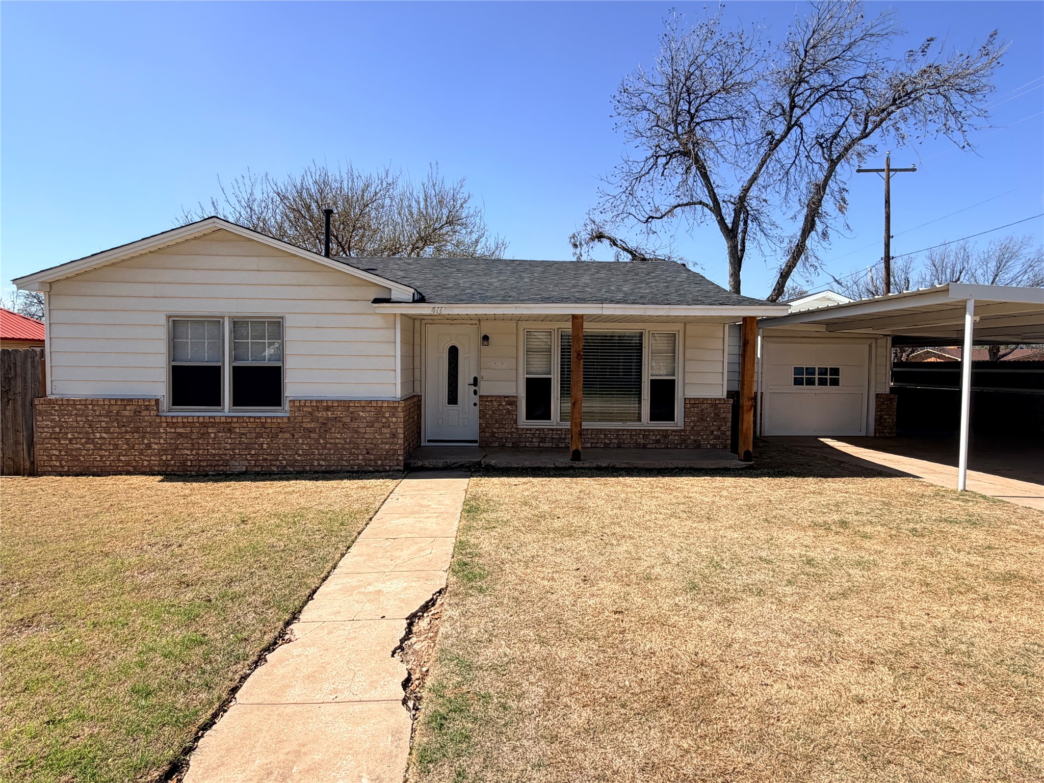 411 N River Street Seymour TX 76380