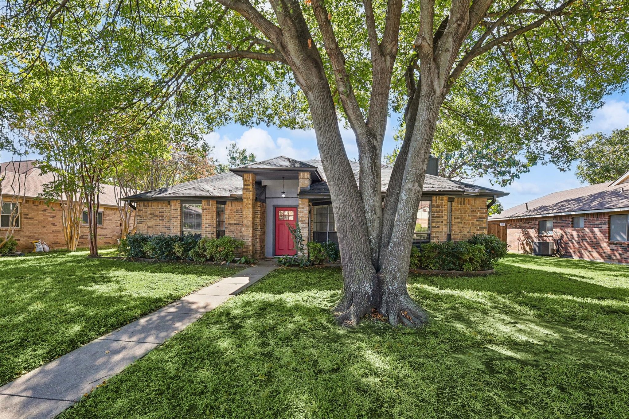 5728 Russcrest Drive Dallas TX 75227
