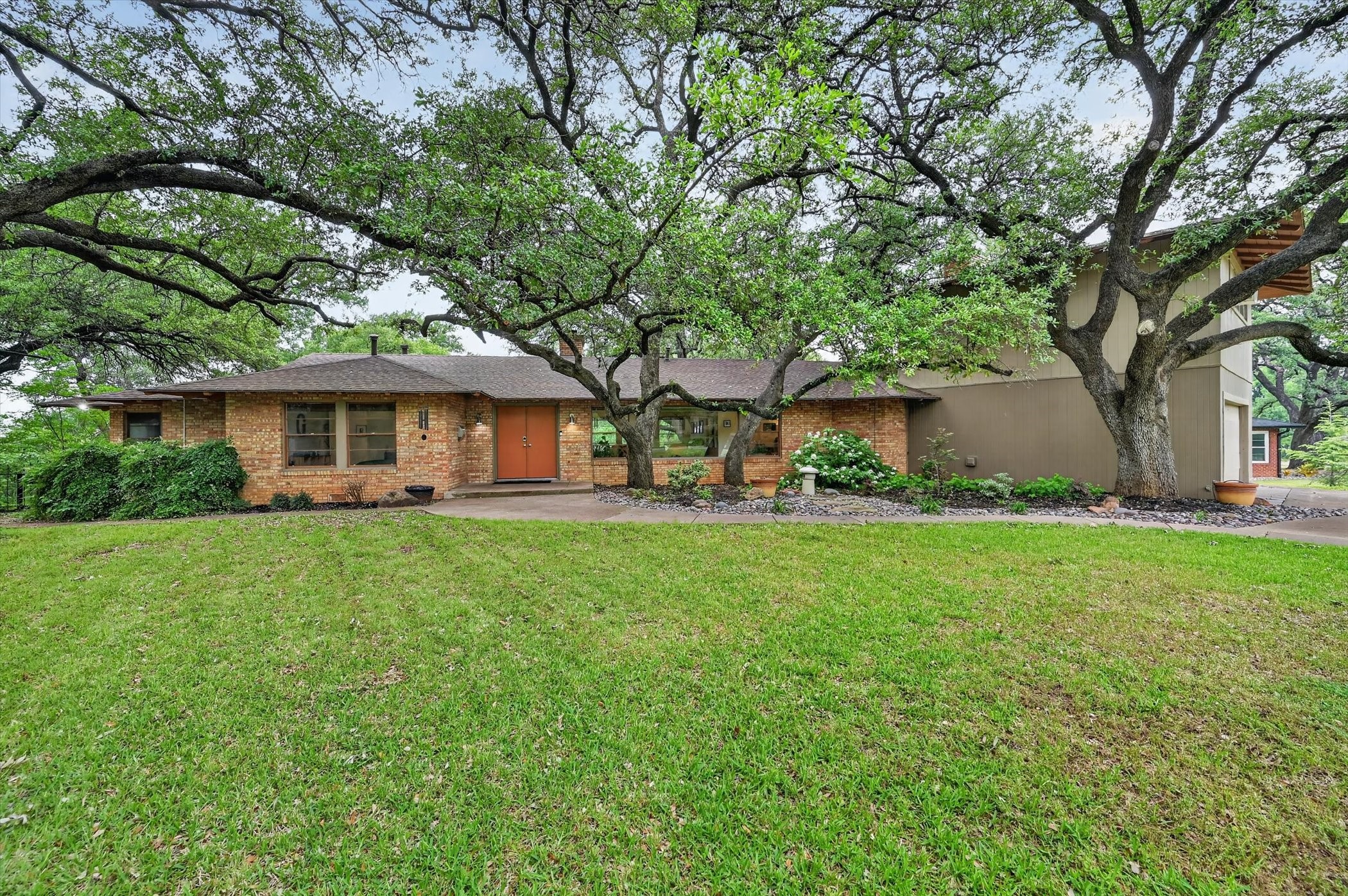 2039 W Lotus Avenue Fort Worth TX 76111