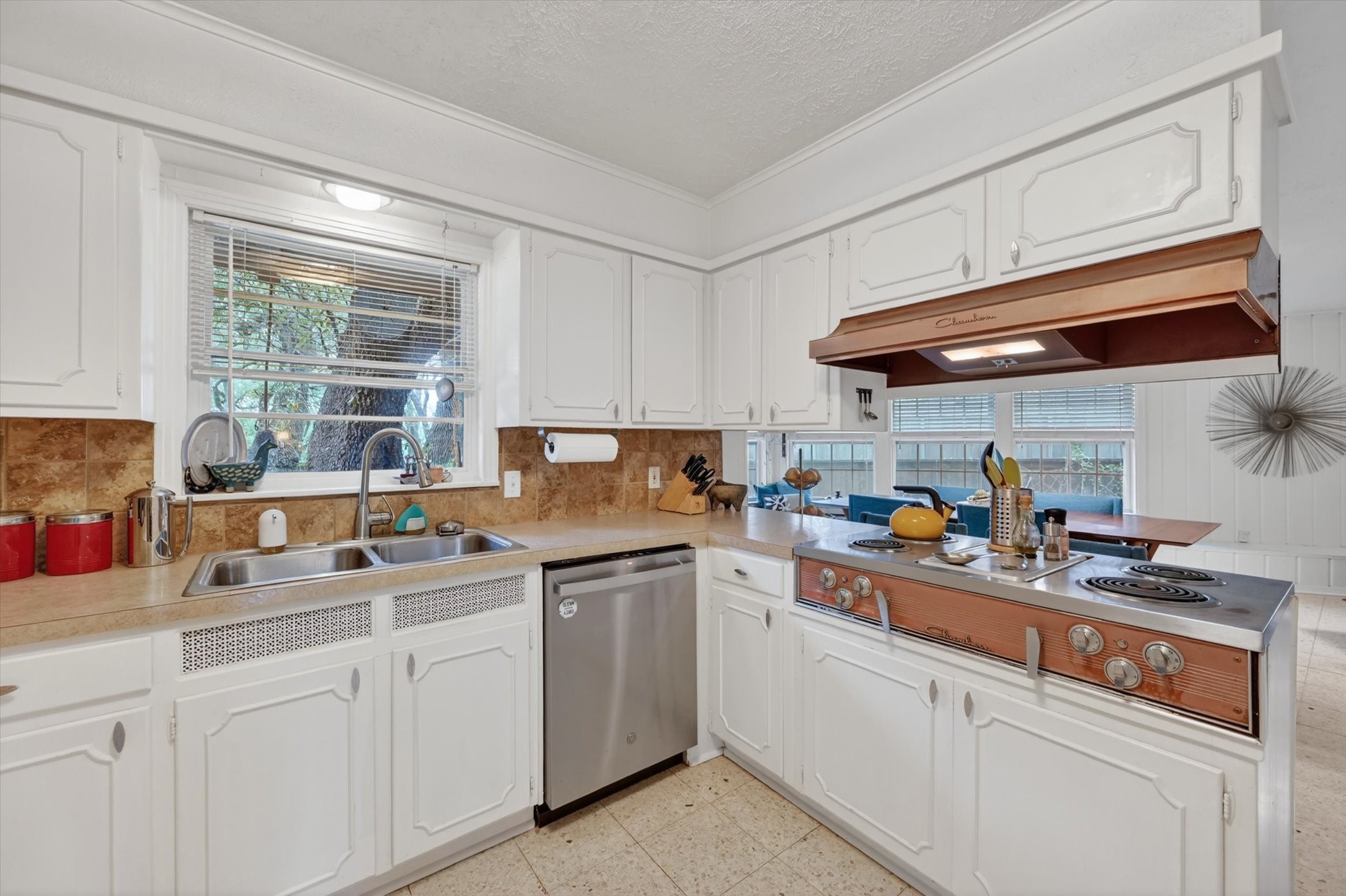 2039 W Lotus Avenue Fort Worth TX 76111