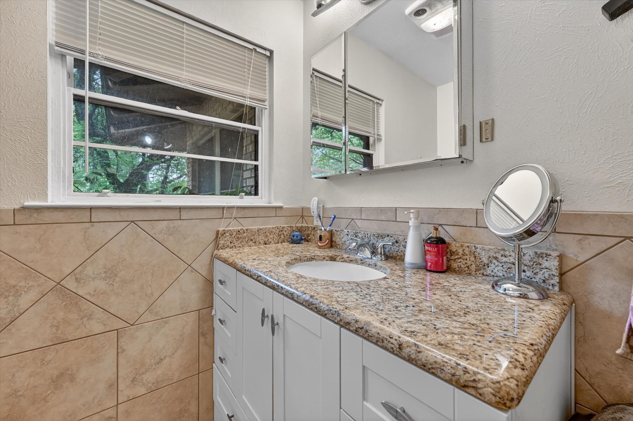 2039 W Lotus Avenue Fort Worth TX 76111