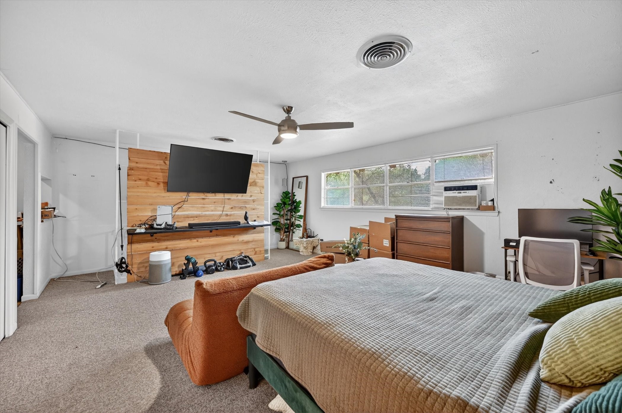 2039 W Lotus Avenue Fort Worth TX 76111