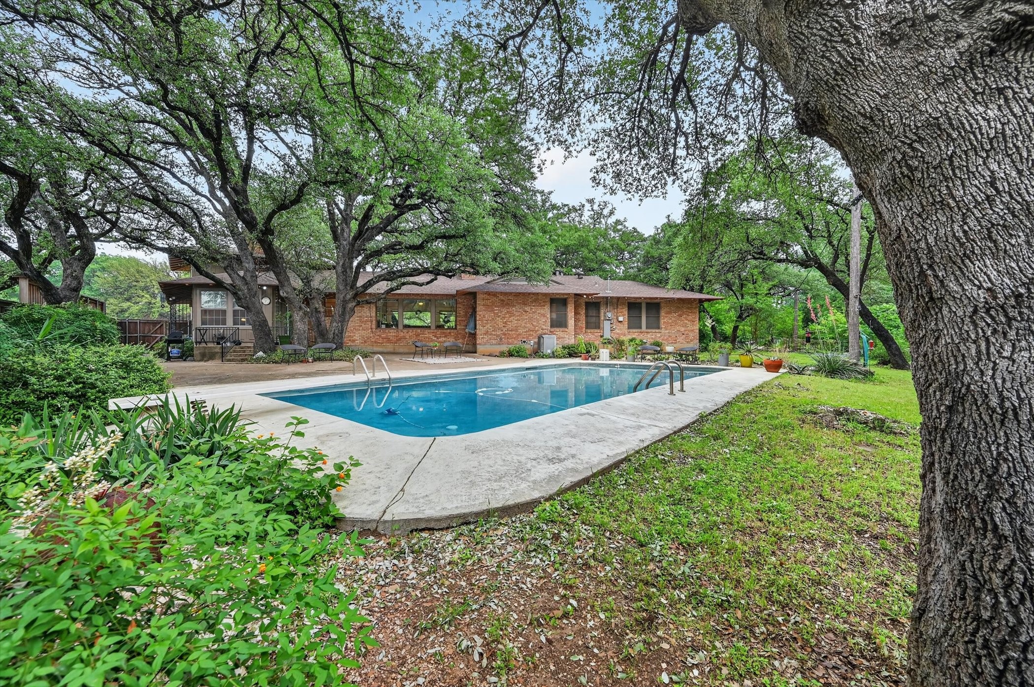 2039 W Lotus Avenue Fort Worth TX 76111