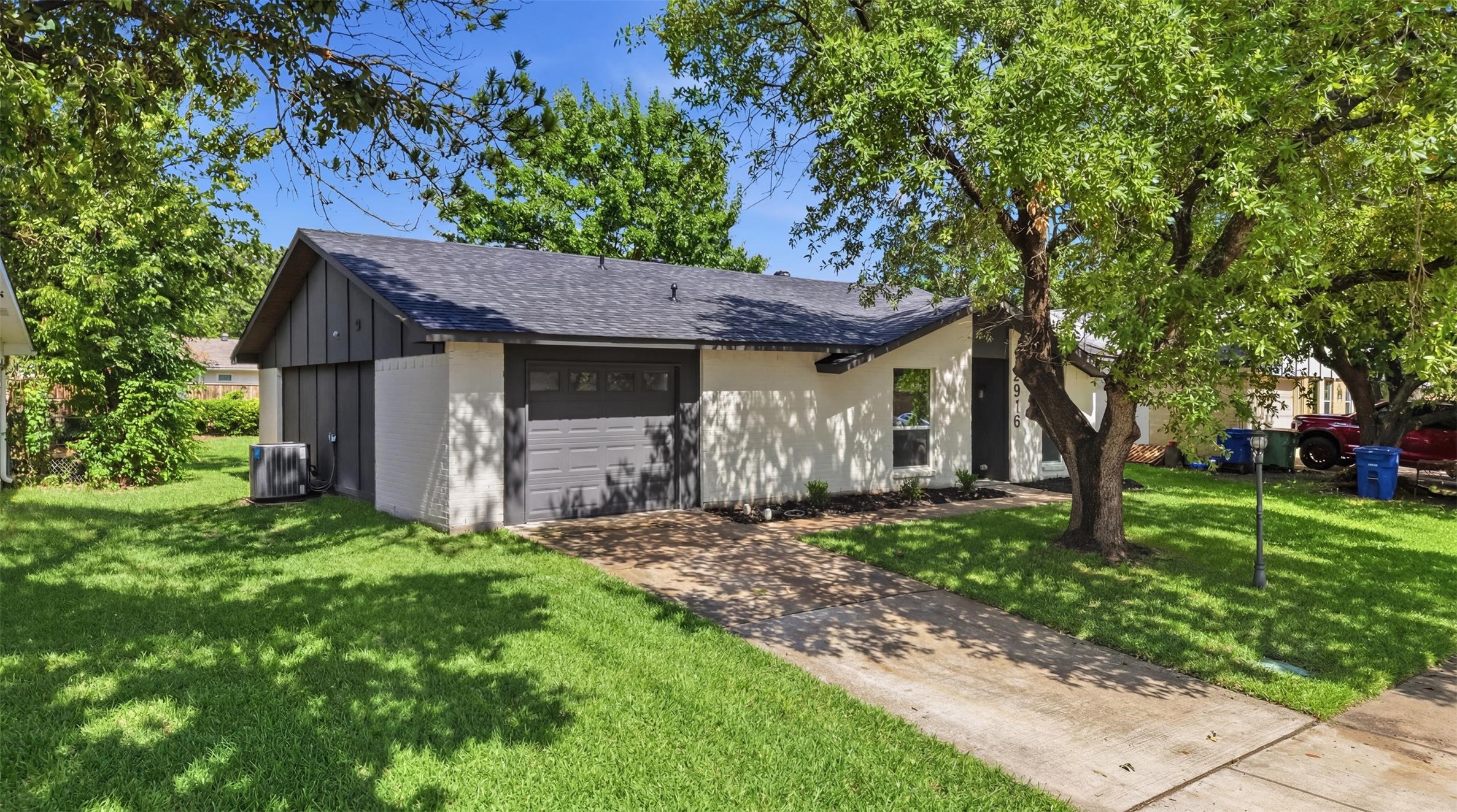 2916 Rayswood Drive Carrollton TX 75007