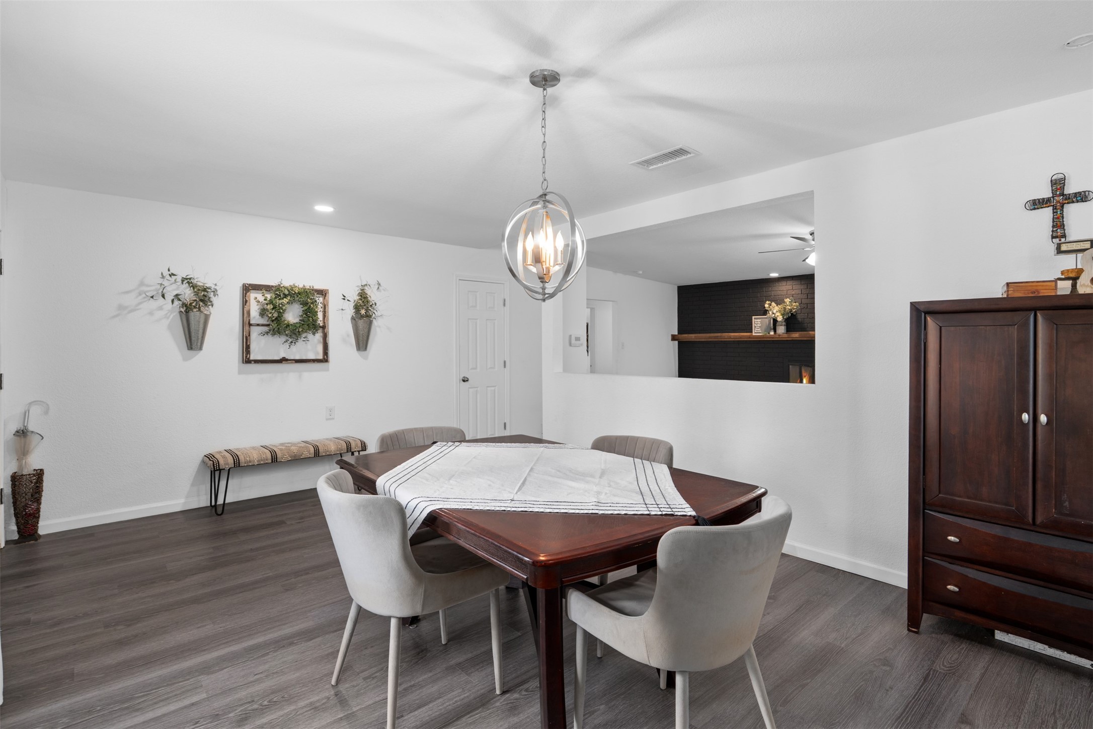 1819 W Cedar Elm Drive Arlington TX 76012