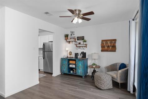1819 W Cedar Elm Drive Arlington TX 76012