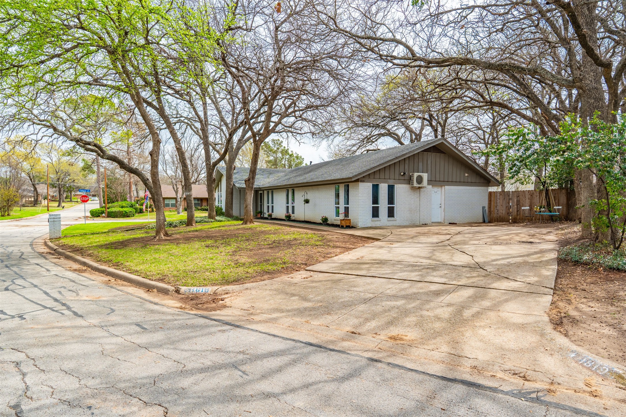 1819 W Cedar Elm Drive Arlington TX 76012