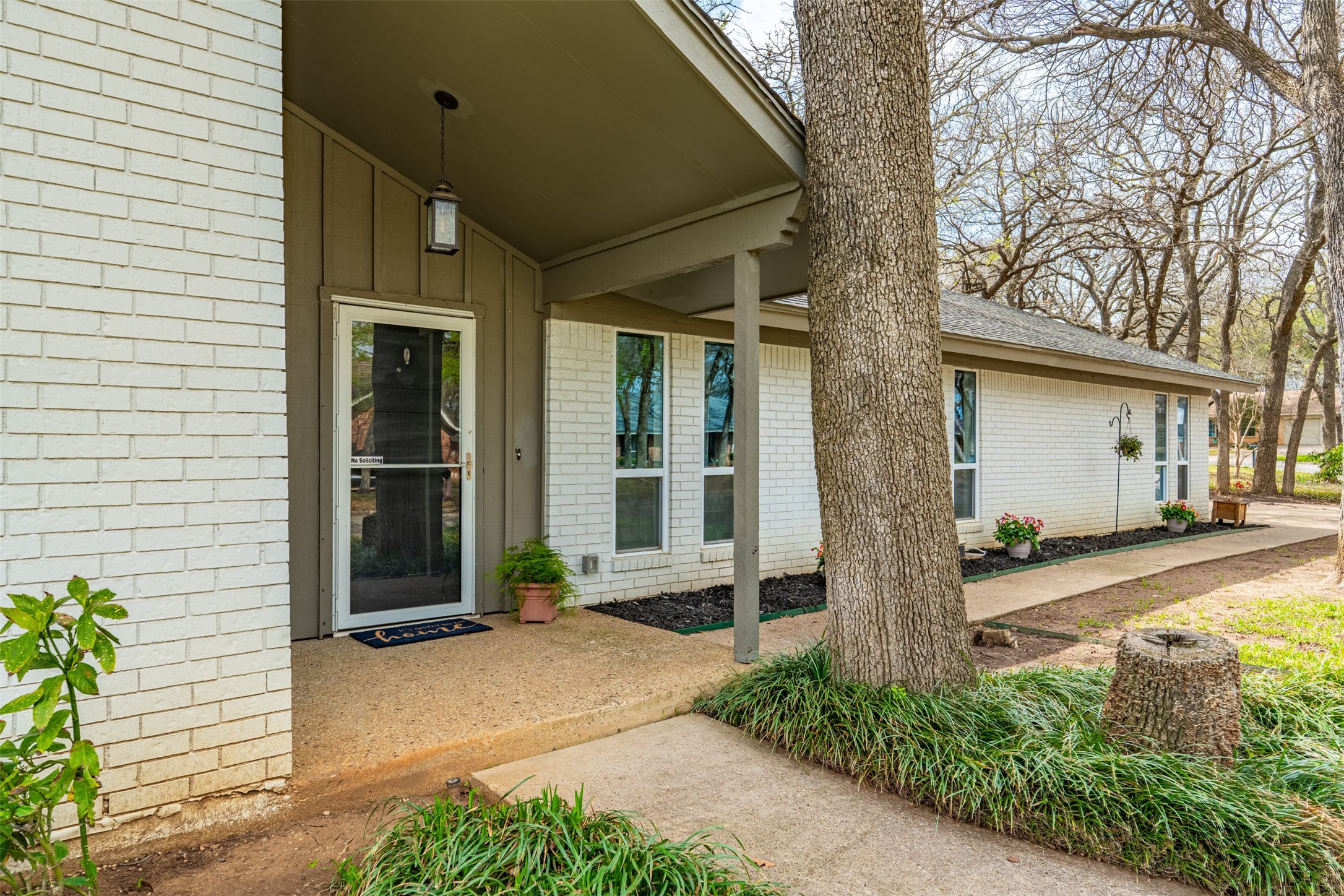 1819 W Cedar Elm Drive Arlington TX 76012