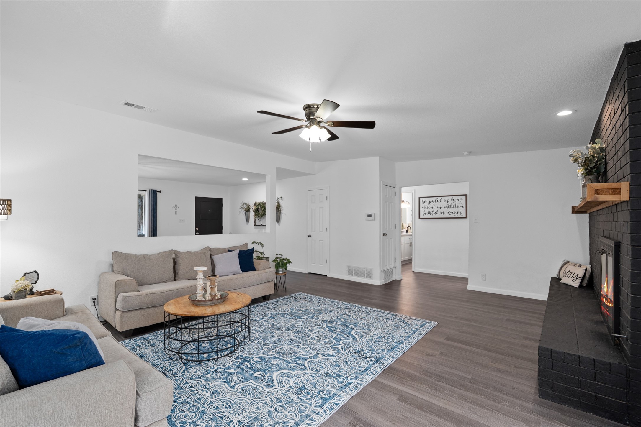 1819 W Cedar Elm Drive Arlington TX 76012